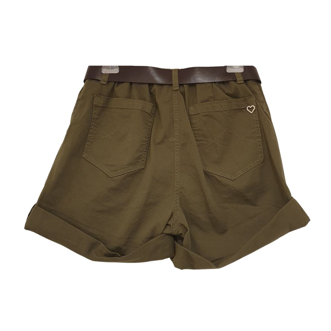 Shorts con cintura Please