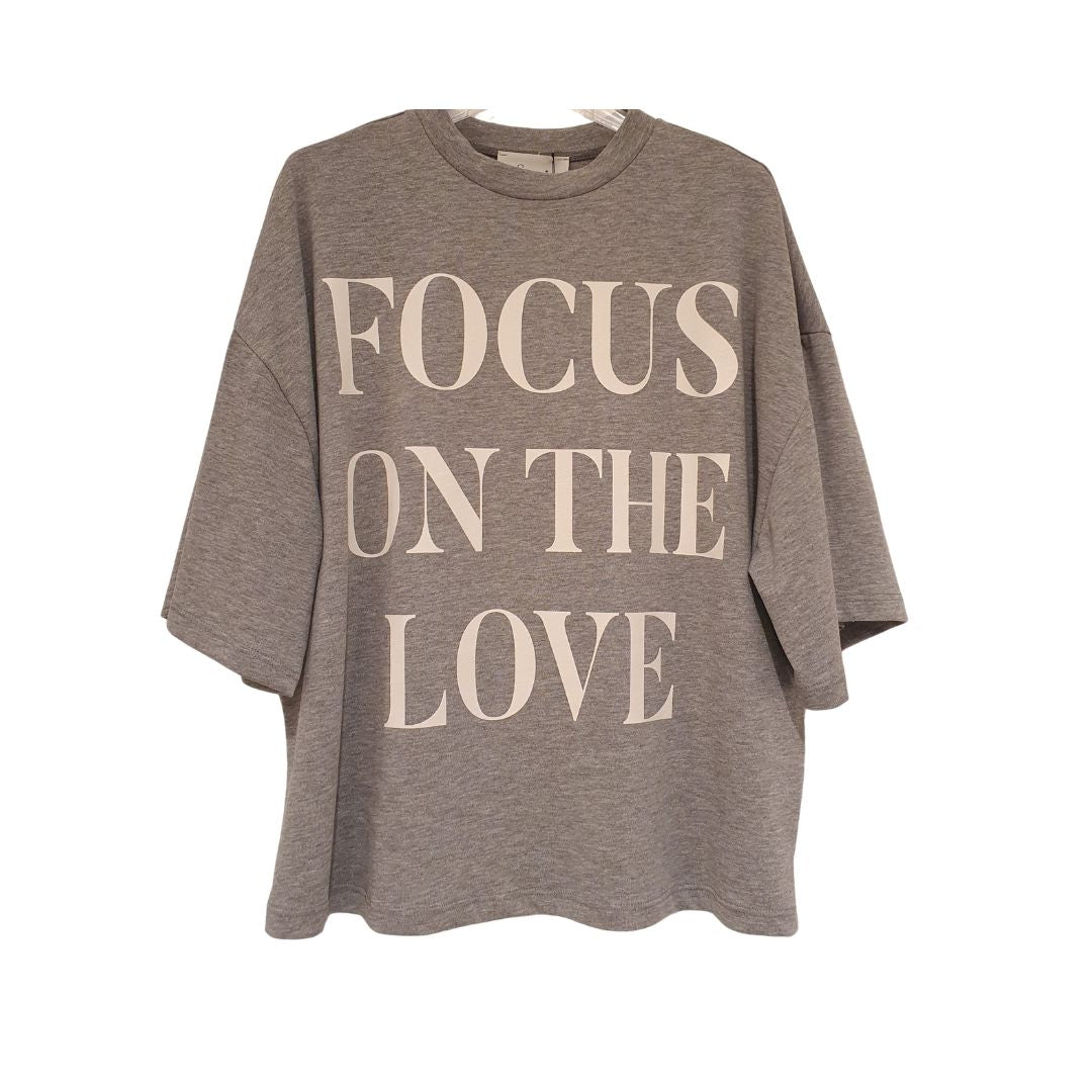 T-shirt over con stampa Souvenir